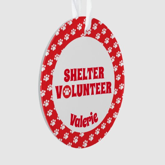 Red Shelter Volunter Ornament (voorkant)