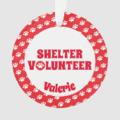 Red Shelter Volunter Ornament (voorkant)