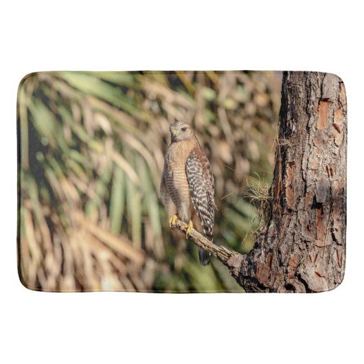 Red Shoulked Hawk in een boom Badmat (Voorkant)
