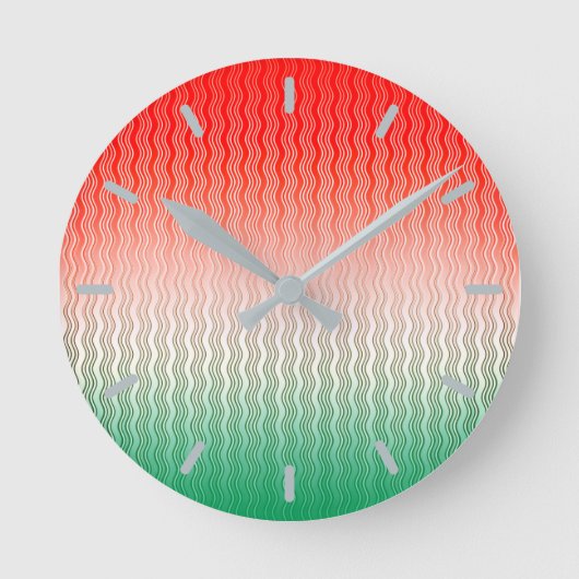 Red Silver Green Wavy Stripes Ronde Klok (Voorkant)