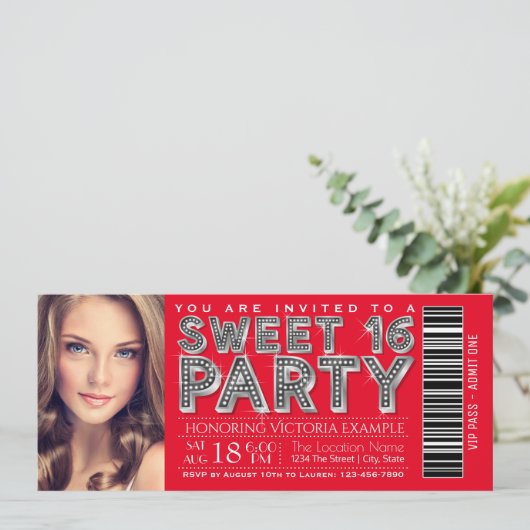 Red Silver Sweet 16 Ticket Invitation Kaart (Staand voorkant)