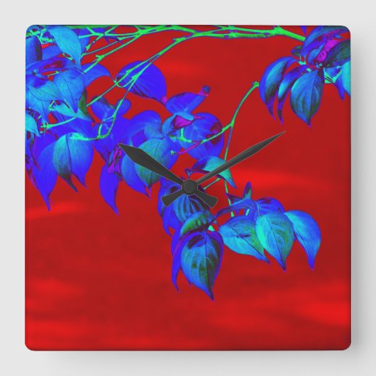 Red Sky Blue Leaves Wall Clock Vierkante Klok (Voorkant)