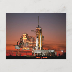Red Sky voor Space Shuttle Atlantis Lancering Briefkaart