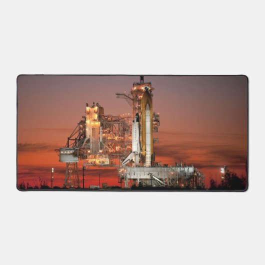 Red Sky voor Space Shuttle Atlantis Lancering Bureaumat (Voorkant)