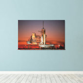 Red Sky voor Space Shuttle Atlantis Lancering Canvas Afdruk (Insitu (Houten vloer))