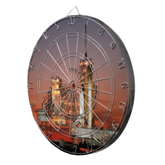 Red Sky voor Space Shuttle Atlantis Lancering Dartbord (Voorkant Rechts)