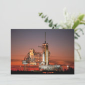 Red Sky voor Space Shuttle Atlantis Lancering Feestdagenkaart (Staand voorkant)