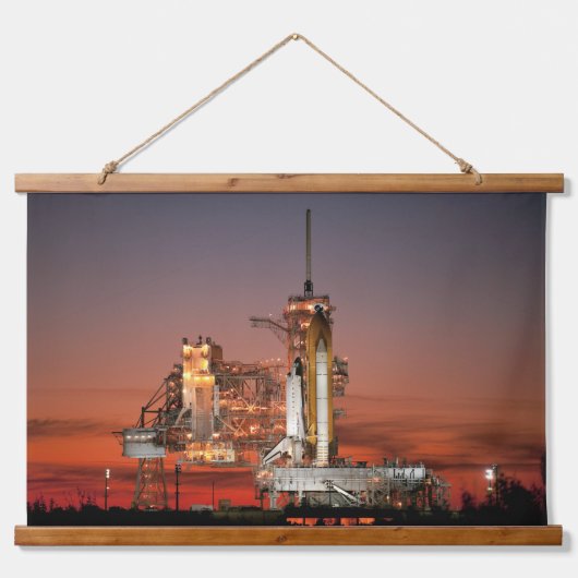 Red Sky voor Space Shuttle Atlantis Lancering Hangend Wandkleed (Voorkant)