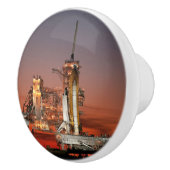 Red Sky voor Space Shuttle Atlantis Lancering Keramische Knop (Rechts)