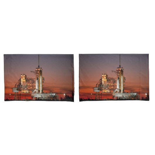 Red Sky voor Space Shuttle Atlantis Lancering Kussensloop (Voorkant-Set)