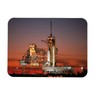 Red Sky voor Space Shuttle Atlantis Lancering Magneet
