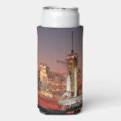 Red Sky voor Space Shuttle Atlantis Lancering Seltzer Blikjeskoeler (Seltzer Achterkant)