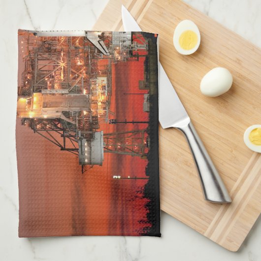 Red Sky voor Space Shuttle Atlantis Lancering Theedoek (Quarter Fold)