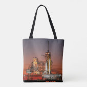 Red Sky voor Space Shuttle Atlantis Lancering Tote Bag (Achterkant)