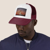 Red Sky voor Space Shuttle Atlantis Lancering Trucker Pet (In situ)