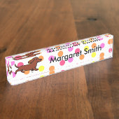 Red Smooth Haire Dachshund Polka Dot Naambordje (Zijkant)