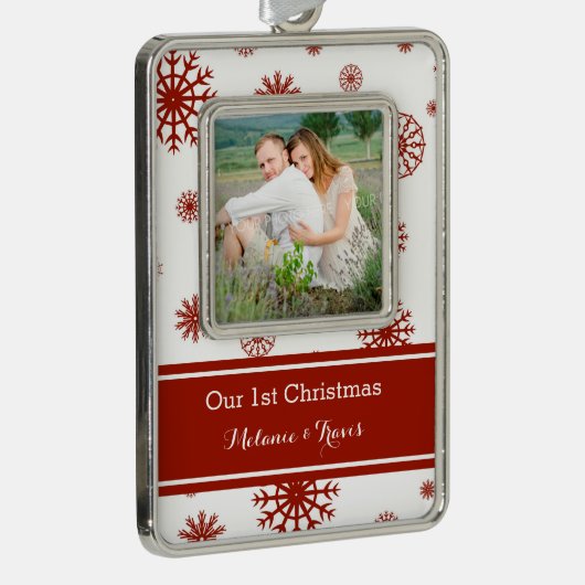 Red Snow Couples First Kerstversiering Verzilverd Omlijst Ornament (Rechts)