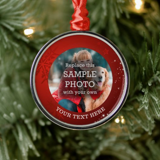 Red Snowflake White Stars Foto aangepaste tekst Metalen Ornament (Boom)