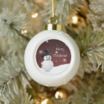 Red Snowman Winter Scene omwoeld Ornament<br><div class="desc">Voeg een griezelige aanraking toe aan uw kerstboom met een Ornament met de rode sneeuwpop in de winter. Het ontwerp van het ornament is voorzien van een gelukkige sneeuwman in een sneeuwwindenergie tegen een rode achtergrond die is gekleurd met corresponderende kleuren-sneeuwvlokken. Extra cadeautjes en vakantiepunten zijn ook bij dit ontwerp...</div>