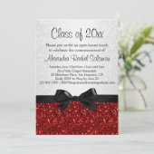 Red Sparkle-look Bow Afstuderen Invitation Kaart (Staand voorkant)