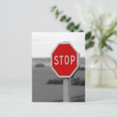 Red Stop Road Sign Minimalistisch Fotografie Poste Briefkaart (Staand voorkant)