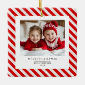 "Red Stripe met foto Vrolijk Kerstfeest en naam Keramisch Ornament (Voorkant)