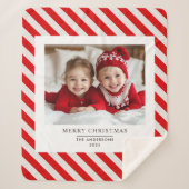 "Red Stripe met foto Vrolijk Kerstfeest en naam Sherpa Deken (Voorkant)