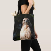 Red Tail Hawk Stare Tote Bag (Dichtbij)