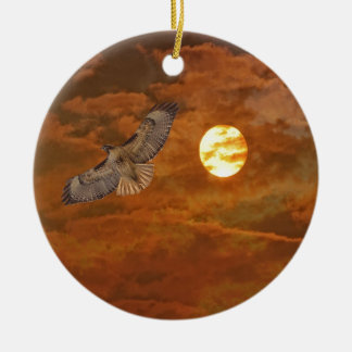 Red Tailed Hawk en Rode Skies Keramisch Ornament