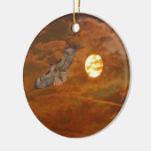 Red Tailed Hawk en Rode Skies Keramisch Ornament (Links)