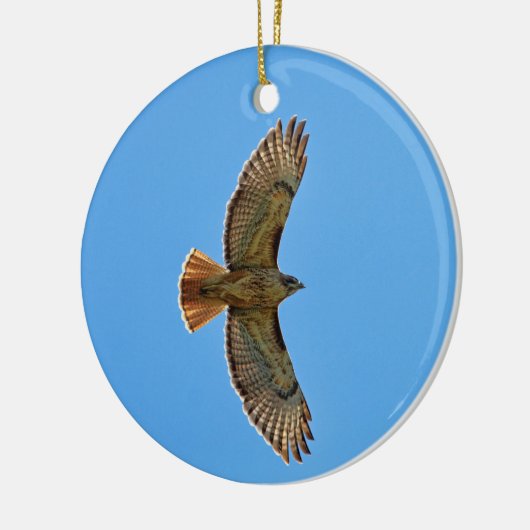 Red-Tailed Hawk in vlucht Keramisch Ornament (Links)