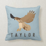 Red-Tailed Hawk in vlucht op maat Kussen<br><div class="desc">Voeg een wild contact toe aan uw bank of sofa met deze aangepaste hooiberg. Deze realistische stijlillustratie toont een majestueuze roodstaartwk in vlucht tegen een lichtblauwe achtergrond. Ik baseerde deze roofvogel op de hawks waar ik soms glimpen van in de hemel boven me zie, terwijl ik naar buiten ga voor...</div>