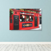 Red Temple Bar pub in Dublin canvas (Insitu (Houten vloer))