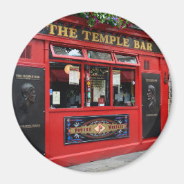 Red Temple Bar pub in Dublin ronde magneet