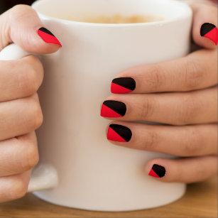 RED TO BLACK MANICEMENT nagels Minx Nail Art