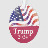 Red Trump 2024 Faded Amerikaanse vlag campagne Ornament (voorkant)