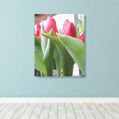 Red Tulip Canvas Afdruk (Insitu (Houten vloer))