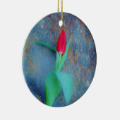 Red Tulp op blauw grijze laat Keramisch Ornament (Rechts)