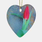 Red Tulp op blauw grijze laat Keramisch Ornament (Links)