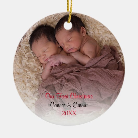 Red Twins Baby's First Kerstfoto Keramisch Ornament (Voorkant)