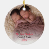 Red Twins Baby's First Kerstfoto Keramisch Ornament (Achterkant)