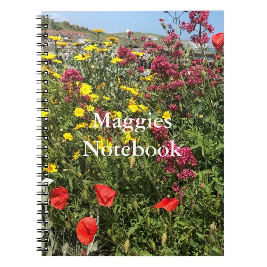 Red Valerian, Yellow Daisies en Red Poppies Notitieboek (Voorkant)