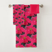 Red Variegated Poinsettia Pattern Holiday Bad Handdoek (Insitu)
