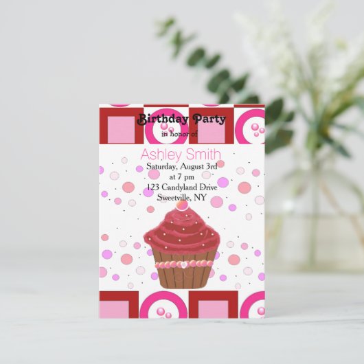 Red Velvet Cupcake Uitnodiging (Staand voorkant)