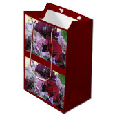 Red Velvet Roos Gift Bag Medium Cadeauzakje (Voorkant Gekanteld)