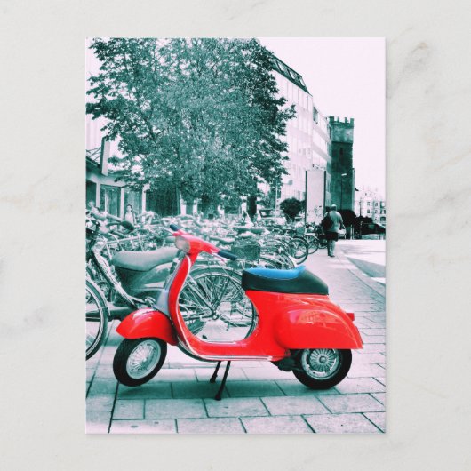 Red Vespa in München Briefkaart (Voorkant)