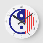 Red, White and Blue Yin Yang Round Clock Ronde Klok (Voorkant)