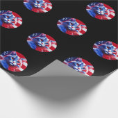 Red White & Blue Cat With American Flag Background Cadeaupapier (Hoek)