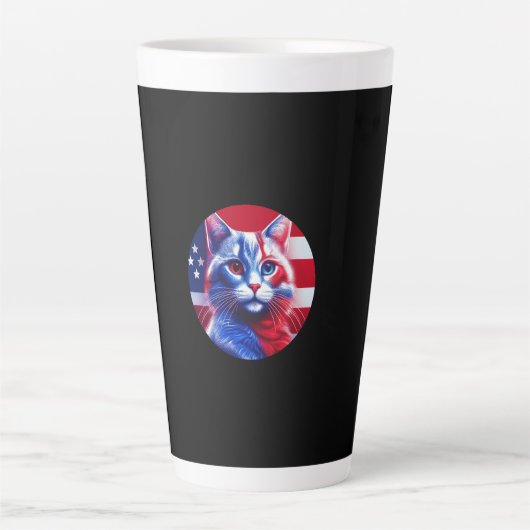 Red White & Blue Cat With American Flag Background Latte Mok (Voorkant)