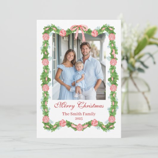 Red & White Chinoiserie Garland Grandmillennial  Feestdagenkaart (Staand voorkant)